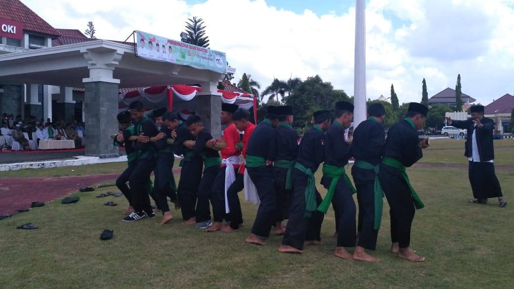 Bambu Gila Meriahkan Hut Santri Di Kabupaten Oki Radar Sriwijaya