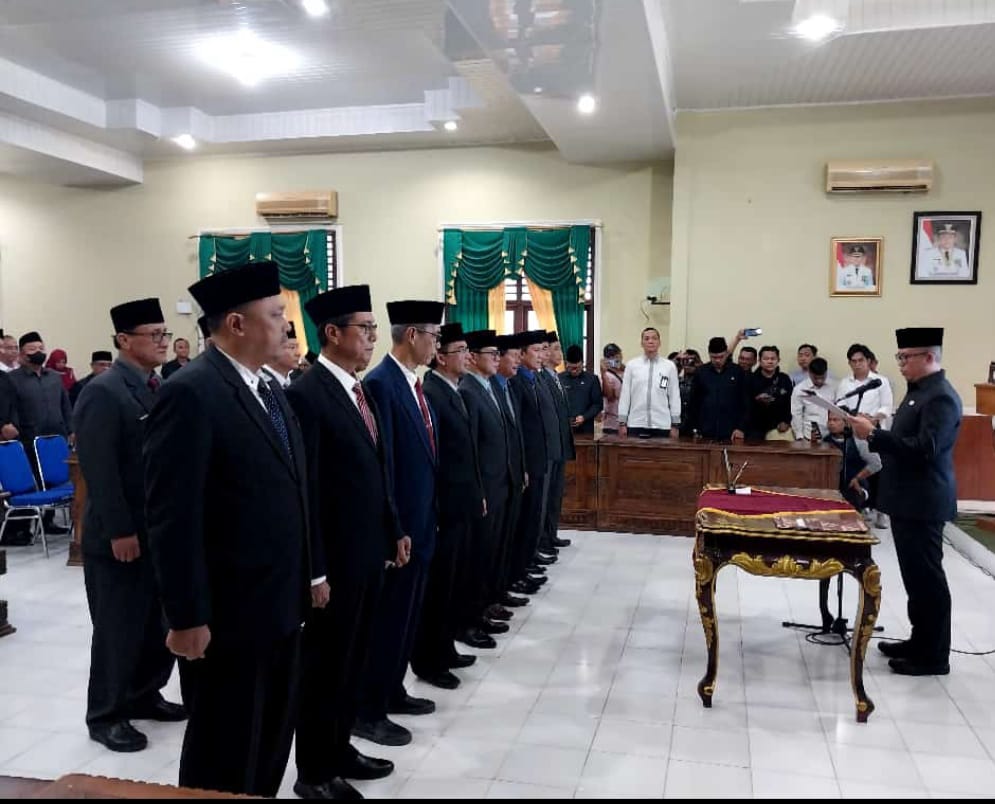 Pj Bupati OKU Lantik 16 Pejabat Eselon IIb | Radar Sriwijaya